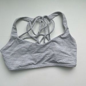 Lululemon sports bra size 6